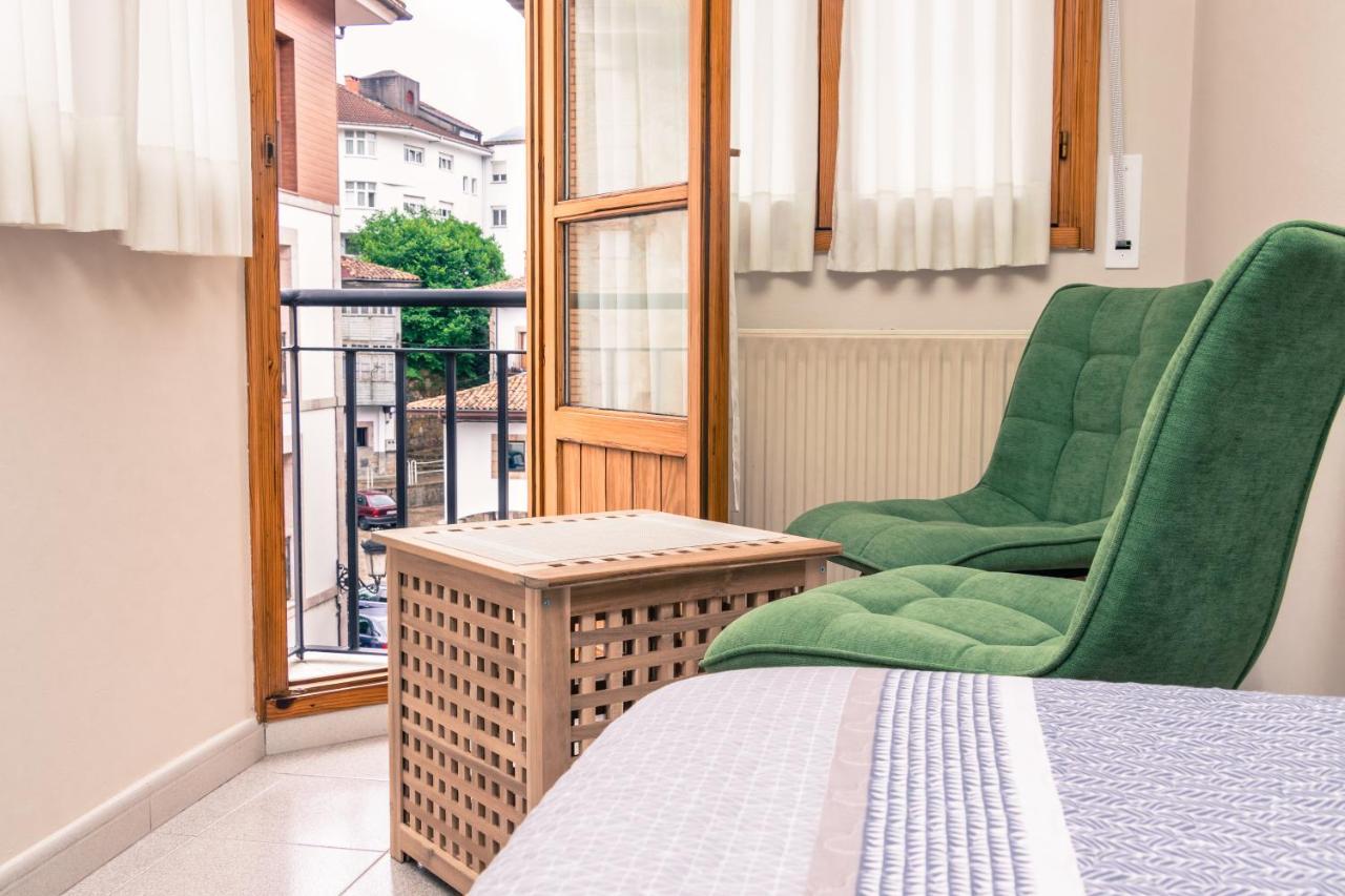 Hotel Plaza Cangas de Onis Bagian luar foto