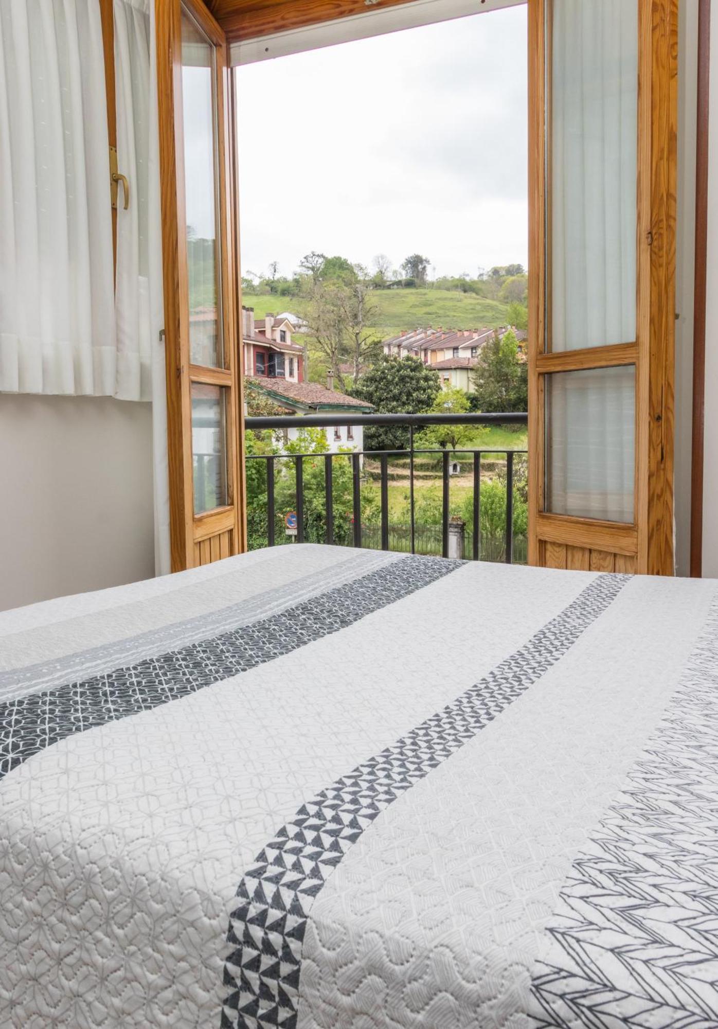 Hotel Plaza Cangas de Onis Bagian luar foto