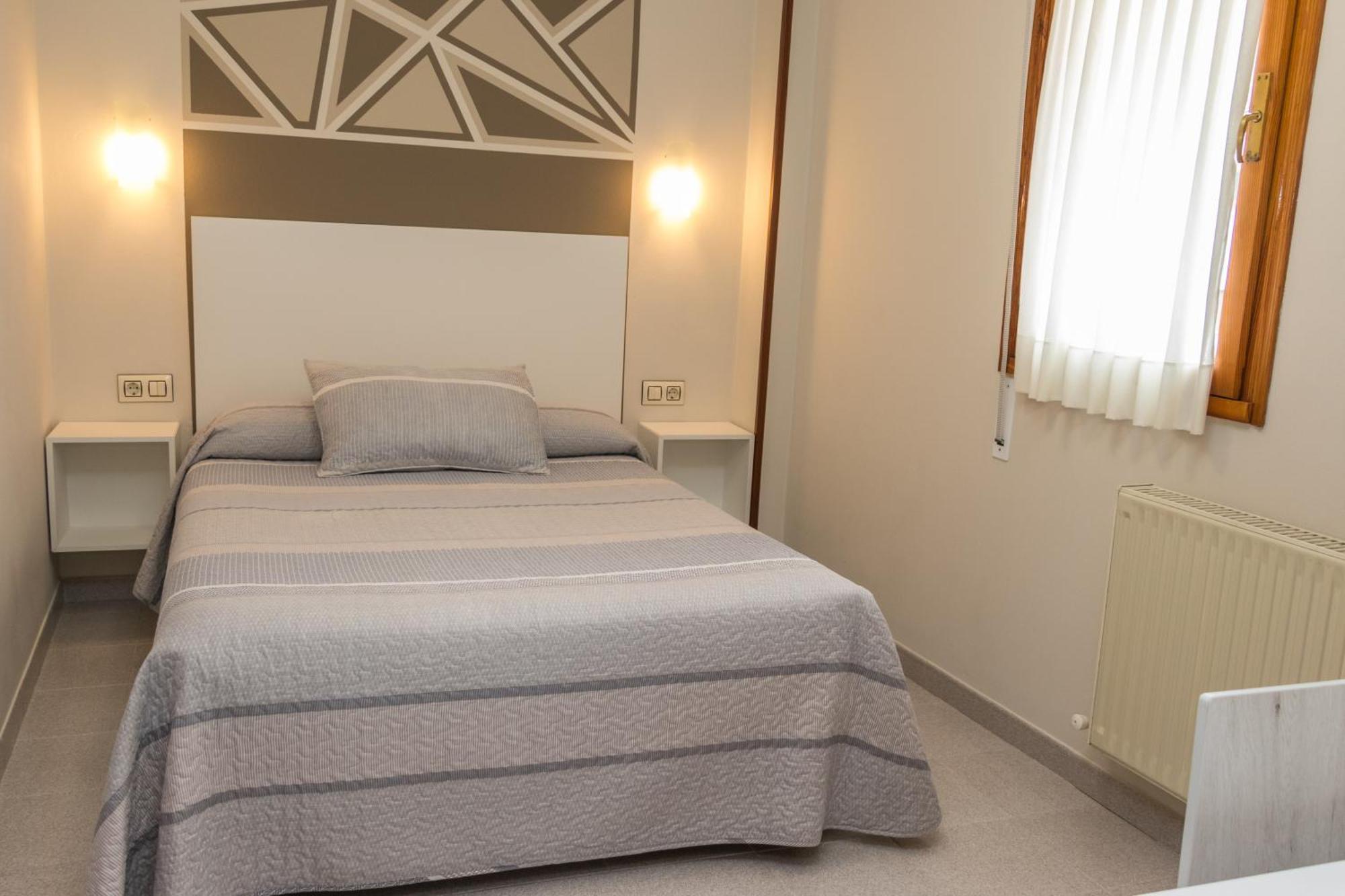 Hotel Plaza Cangas de Onis Bagian luar foto