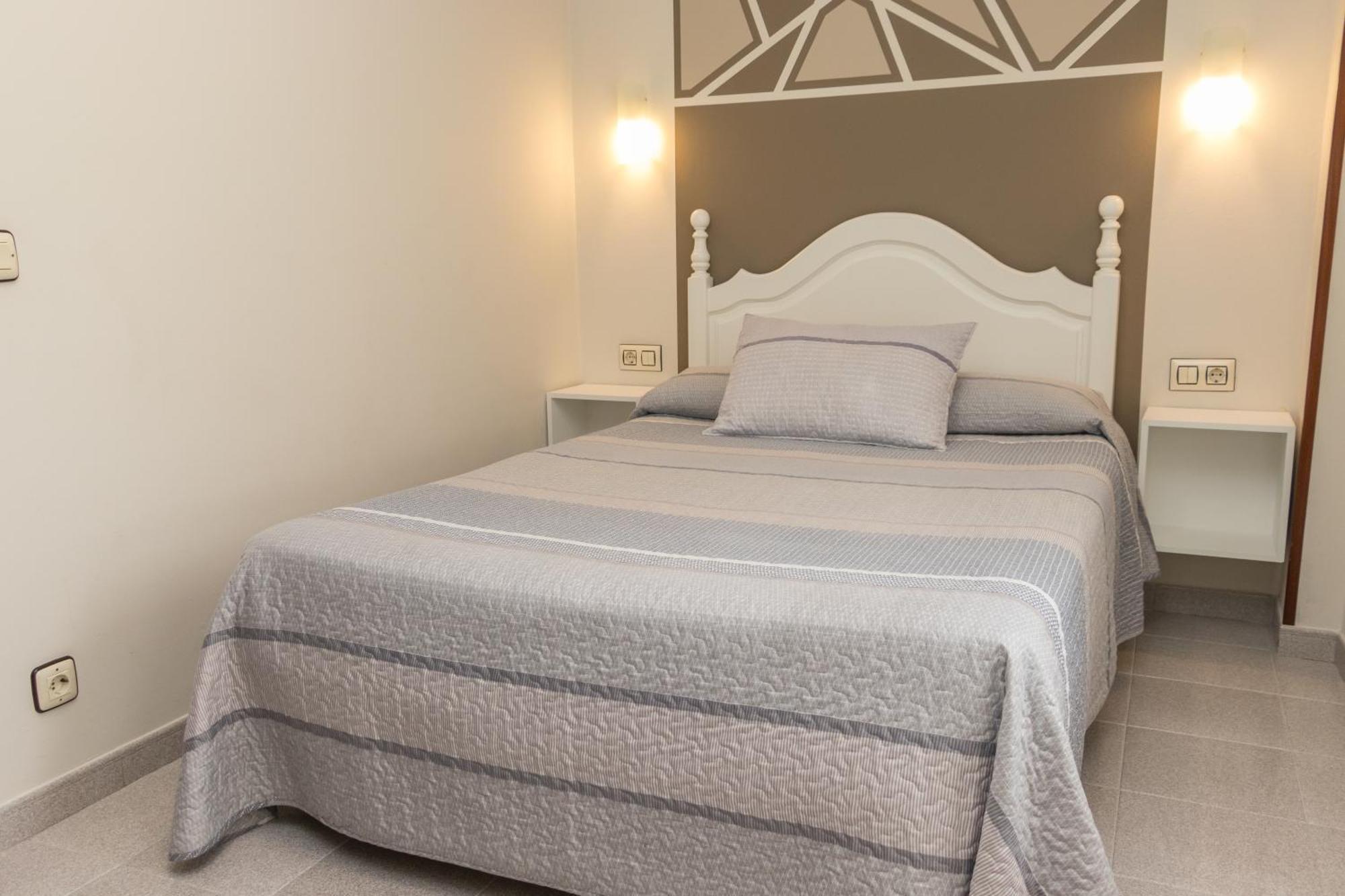 Hotel Plaza Cangas de Onis Bagian luar foto