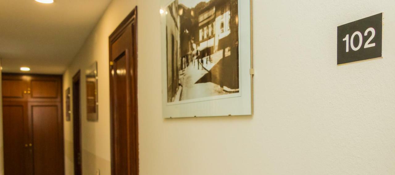 Hotel Plaza Cangas de Onis Bagian luar foto