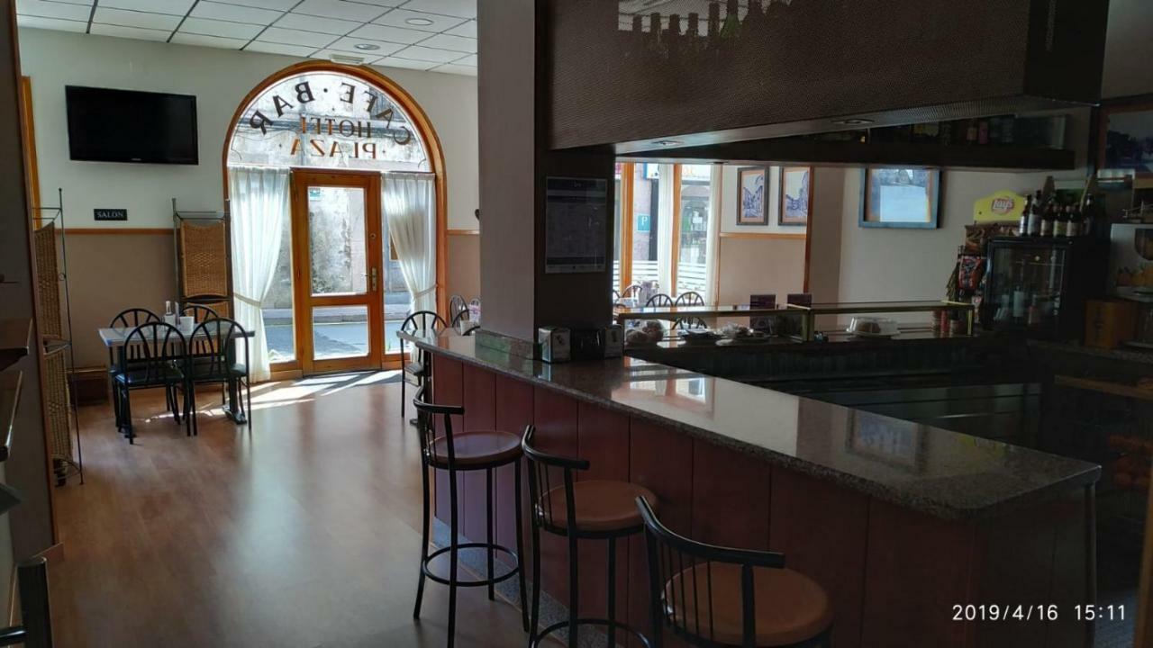 Hotel Plaza Cangas de Onis Bagian luar foto