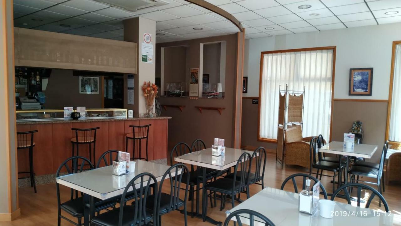 Hotel Plaza Cangas de Onis Bagian luar foto